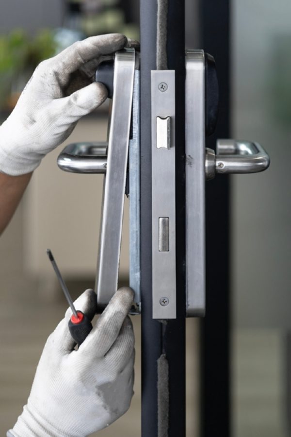 Man,Installation,Locked,Interior,Door,Knobs,,Close-up,Woodworker,Hands,Install